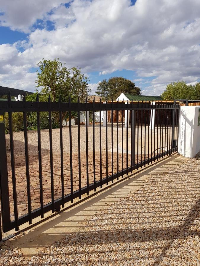 Uniondale Manor Guesthouse Exterior photo